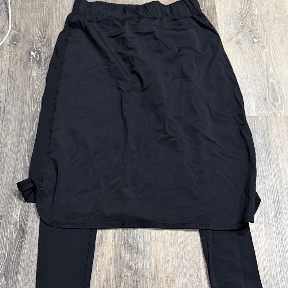 XS Black Athletic Skirt with Built-In Leggings